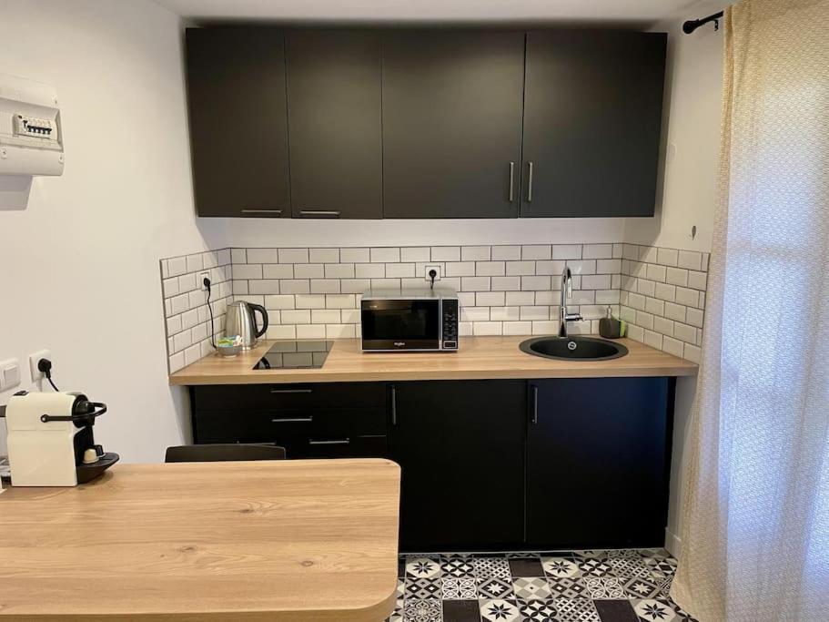 Le Moulin 3 - Appartement Tout Confort Centre Ville - Beziers - Wifi - Tv Connecte מראה חיצוני תמונה